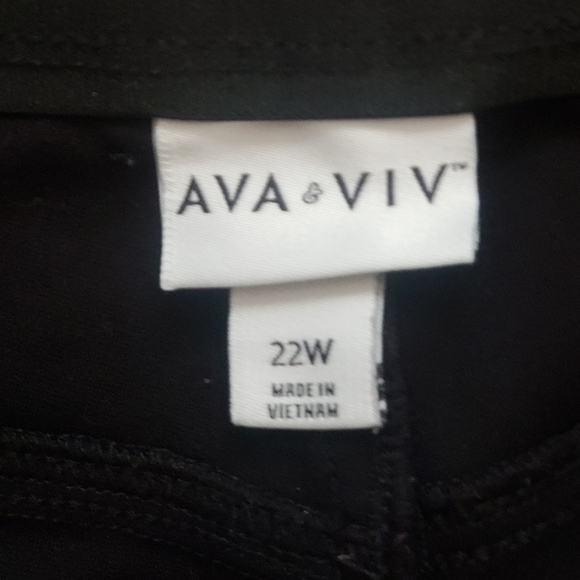 Crop pants - Picture 2 of 2